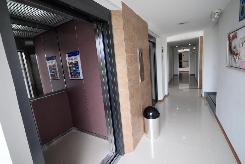 Benidorm Hotel Manizales Esterno foto